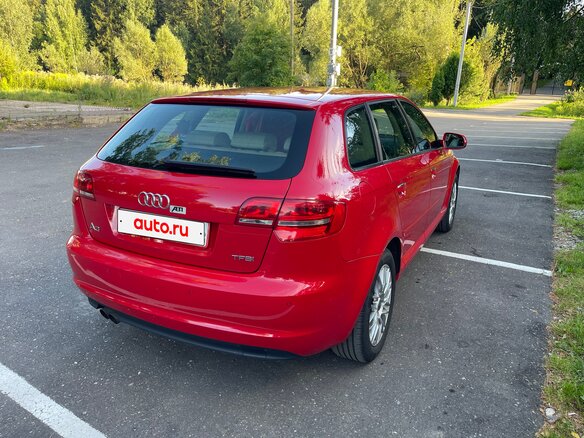 2011 Audi A3 II (8P) Рестайлинг 2, красный, 750000 рублей - вид 5