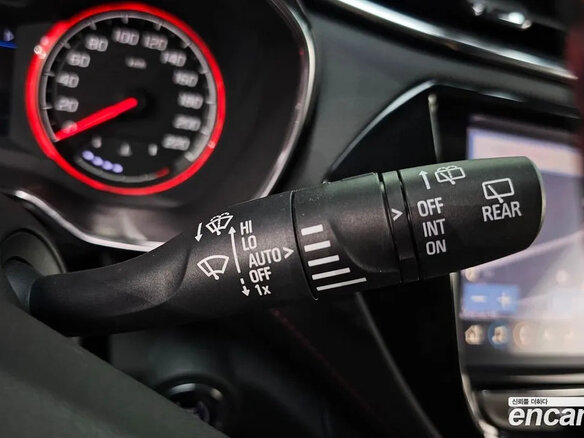 2022 Chevrolet TrailBlazer III, чёрный, 2630000 рублей - вид 15