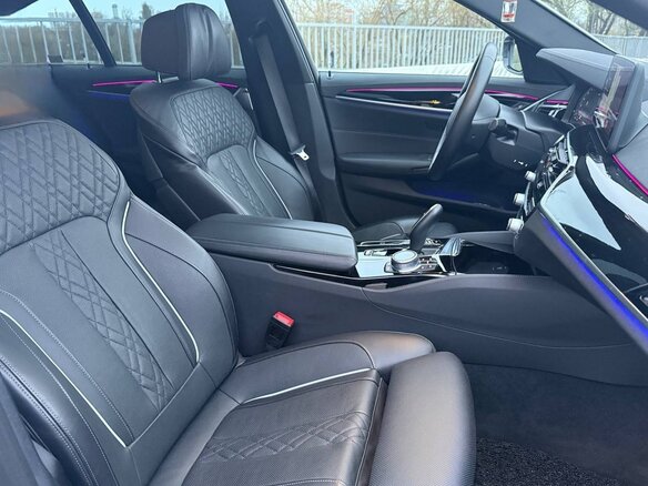 2020 BMW 5 серии 523d xDrive VII (G30/G31/G38) Рестайлинг, белый, 5490000 рублей - вид 26
