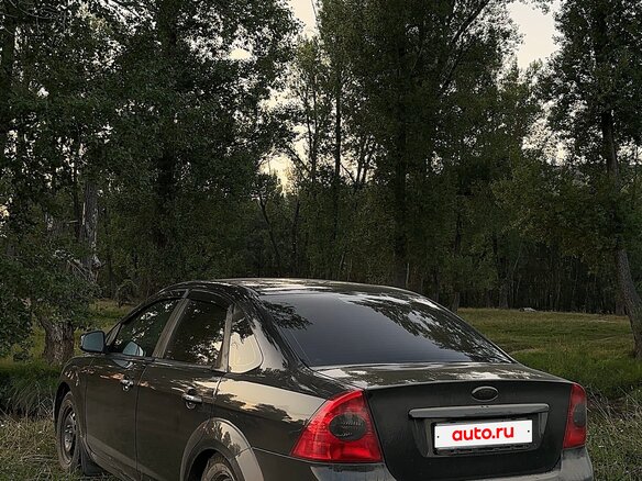 2010 Ford Focus II Рестайлинг, чёрный, 600000 рублей - вид 9