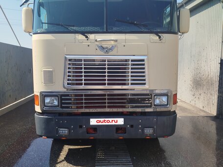 1998 International 9000 Series, жёлтый, 700000 рублей, вид 5