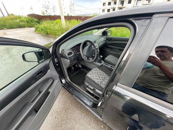 2010 Ford Focus II Рестайлинг, чёрный, 530000 рублей - вид 8