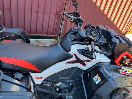 2016 BRP Can-Am Outlander 570, красный, 990000 рублей, вид 4