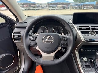 2018 Lexus NX 200 I Рестайлинг, серебристый, 2700404 рублей, вид 5