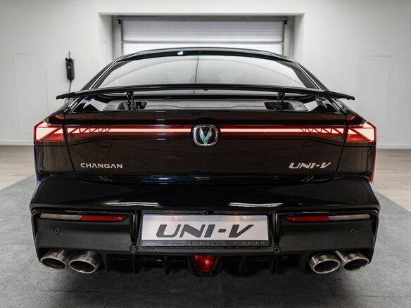 2025 Changan UNI-V I, чёрный, 3359900 рублей - вид 12