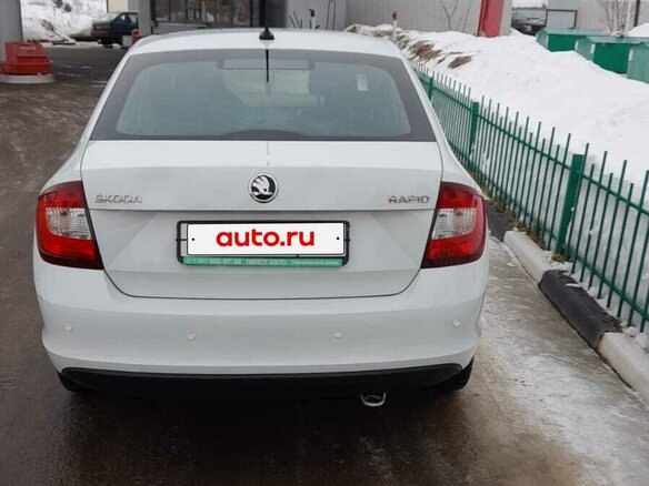 2019 Skoda Rapid I Рестайлинг, белый, 900000 рублей - вид 3