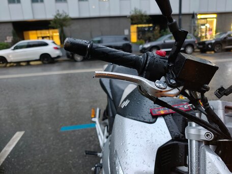 2005 Suzuki GSR 600, серебристый, 280000 рублей, вид 5