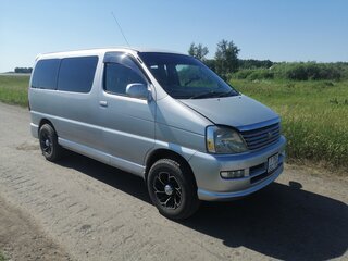 1999 Toyota Regius I, серебристый, 1250000 рублей, вид 1