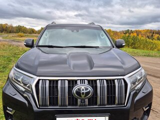 2020 Toyota Land Cruiser Prado 150 Series Рестайлинг 2, чёрный, 5500000 рублей, вид 1