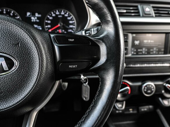2020 Kia Rio IV Рестайлинг, белый - вид 14