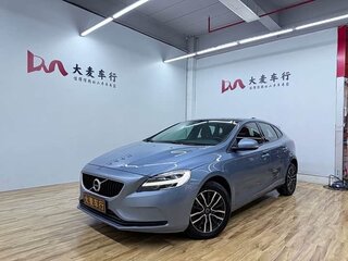 2018 Volvo V40 II Рестайлинг, синий, 1300000 рублей, вид 1