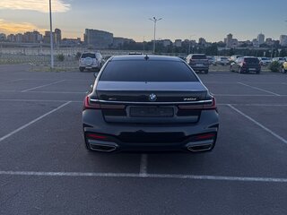 2021 BMW 7 серии 740d xDrive VI (G11/G12) Рестайлинг, чёрный, 7100000 рублей, вид 3