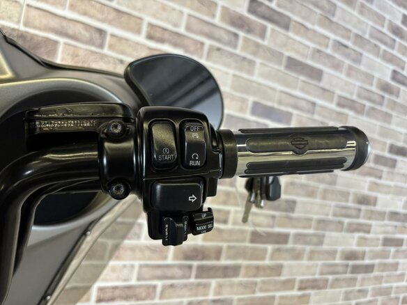2008 Harley-Davidson Street Glide, серебристый, 855000 рублей - вид 11