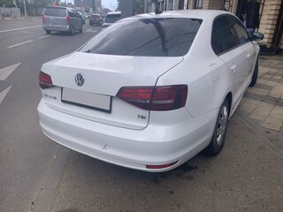 2017 Volkswagen Jetta VI Рестайлинг, белый, 920000 рублей, вид 4