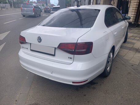 2017 Volkswagen Jetta VI Рестайлинг, белый, 920000 рублей, вид 4