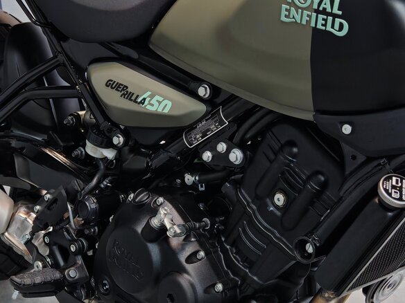 2026 Royal Enfield Guerrilla 450, зелёный, 559000 рублей - вид 12