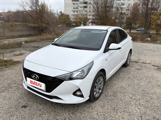 2021 Hyundai Solaris II Рестайлинг, белый, 1580000 рублей, вид 3