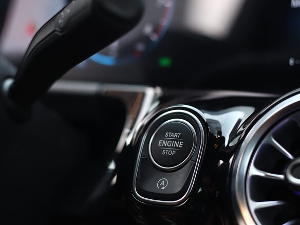 2021 Mercedes-Benz GLA 250 II (H247), синий, 4980000 рублей - вид 26