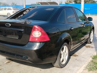 2010 Ford Focus II Рестайлинг, чёрный, 450000 рублей, вид 5