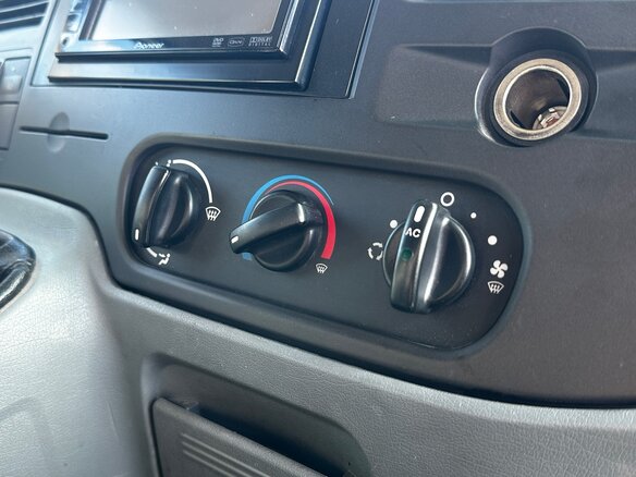 2009 Ford Transit, белый - вид 15