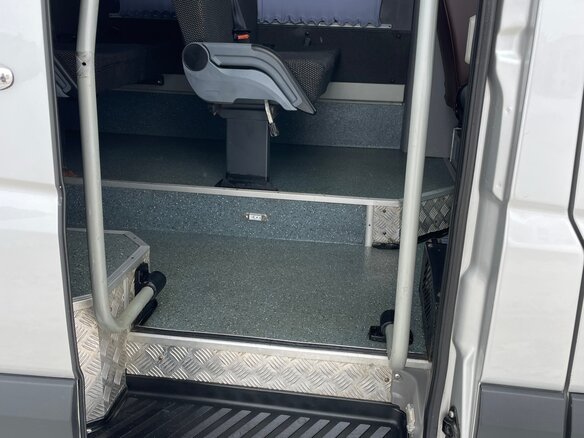2013 Mercedes-Benz Sprinter, серебристый, 3900000 рублей - вид 8