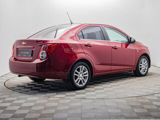 2013 Chevrolet Aveo II, красный, 584000 рублей, вид 5