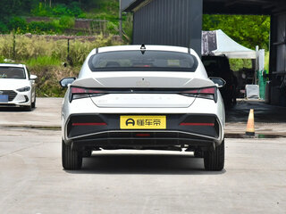 2025 Hyundai Elantra VII (CN7) Рестайлинг, белый, 1450000 рублей, вид 3