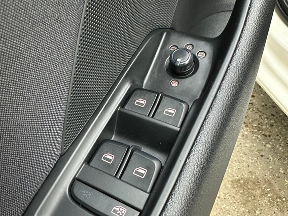 2014 Audi A3 III (8V), белый, 1400000 рублей - вид 11