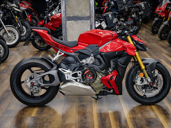 2026 Ducati Streetfighter V4, красный, 3090000 рублей - вид 5