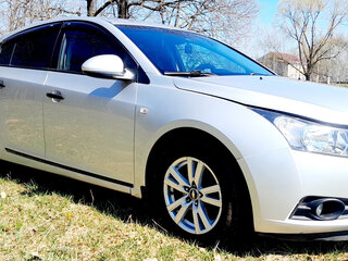2012 Chevrolet Cruze I, серебристый, 670000 рублей, вид 3