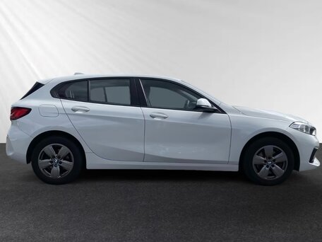 2023 BMW 1 серии 116i III (F40), белый, 2699999 рублей, вид 2