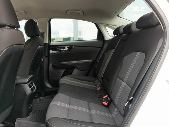 2021 Kia Cerato IV Рестайлинг, белый, 1149000 рублей - вид 17