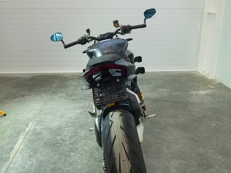 2021 Ducati Streetfighter V4, чёрный, 1679000 рублей, вид 5