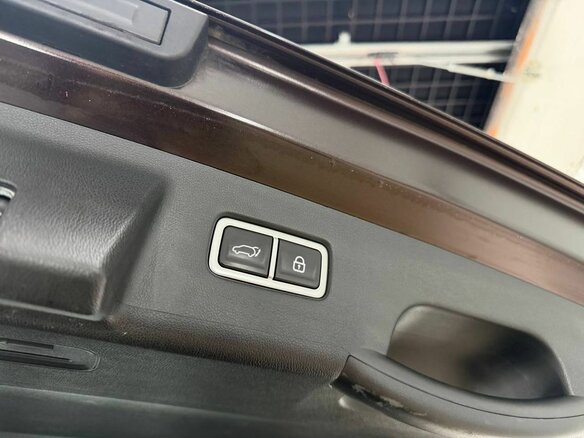 2023 Kia Sorento IV, коричневый - вид 19