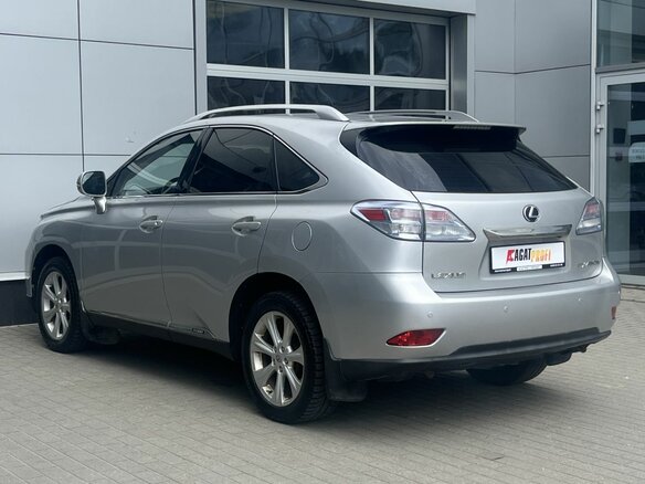 2010 Lexus RX 450h III, серебристый, 1530000 рублей - вид 4