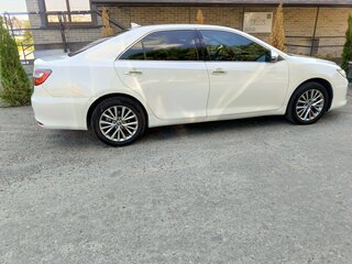2016 Toyota Camry VII (XV50) Рестайлинг, белый, 2290000 рублей, вид 1