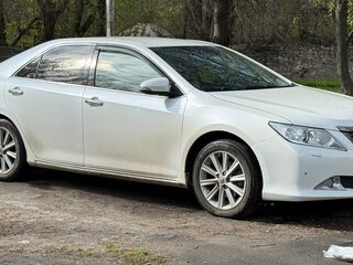 2014 Toyota Camry VII (XV50), белый, 1700000 рублей, вид 3