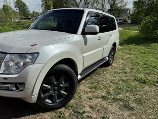 2014 Mitsubishi Pajero IV Рестайлинг 1, белый, 2750000 рублей, вид 1