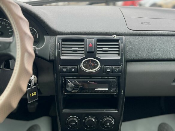 2010 Lada (ВАЗ) Priora I, серый, 299999 рублей - вид 19
