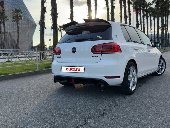 2010 Volkswagen Golf GTI VI, белый - вид 9