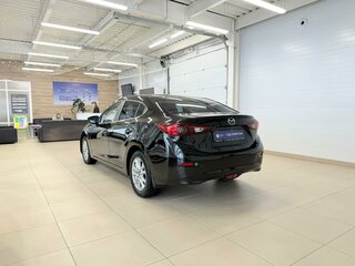 2017 Mazda 3 III (BM) Рестайлинг, чёрный, 1799999 рублей, вид 4