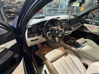 2021 BMW X5 40i IV (G05/G18), синий, 9950000 рублей, вид 4