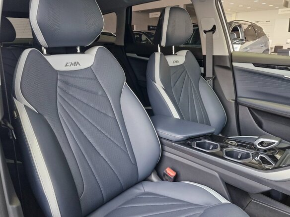 2025 Geely Atlas II, серебристый, 3970990 рублей - вид 7