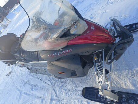 2011 Yamaha Venture, красный, 999999 рублей, вид 2