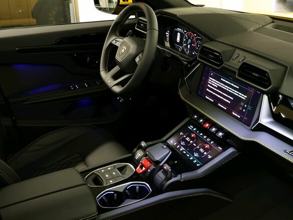 2025 Lamborghini Urus SE I Рестайлинг, жёлтый - вид 9