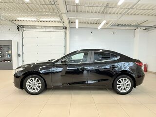 2017 Mazda 3 III (BM) Рестайлинг, чёрный, 1799999 рублей, вид 3
