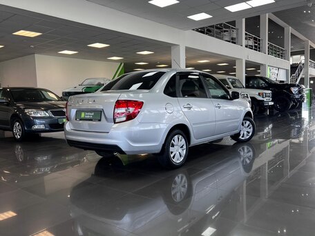 2022 Lada (ВАЗ) Granta I Рестайлинг, серебристый, 715000 рублей, вид 2