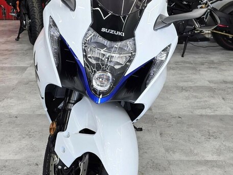 2026 Suzuki GSX 1300 R Hayabusa, серый, 2270000 рублей, вид 2