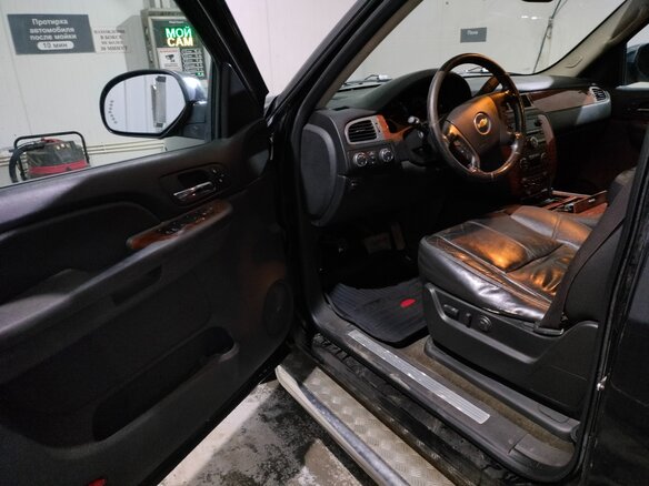 2008 Chevrolet Tahoe III, чёрный, 1600000 рублей - вид 7