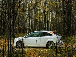 2008 Ford Focus ST II Рестайлинг, белый, 1100000 рублей, вид 5